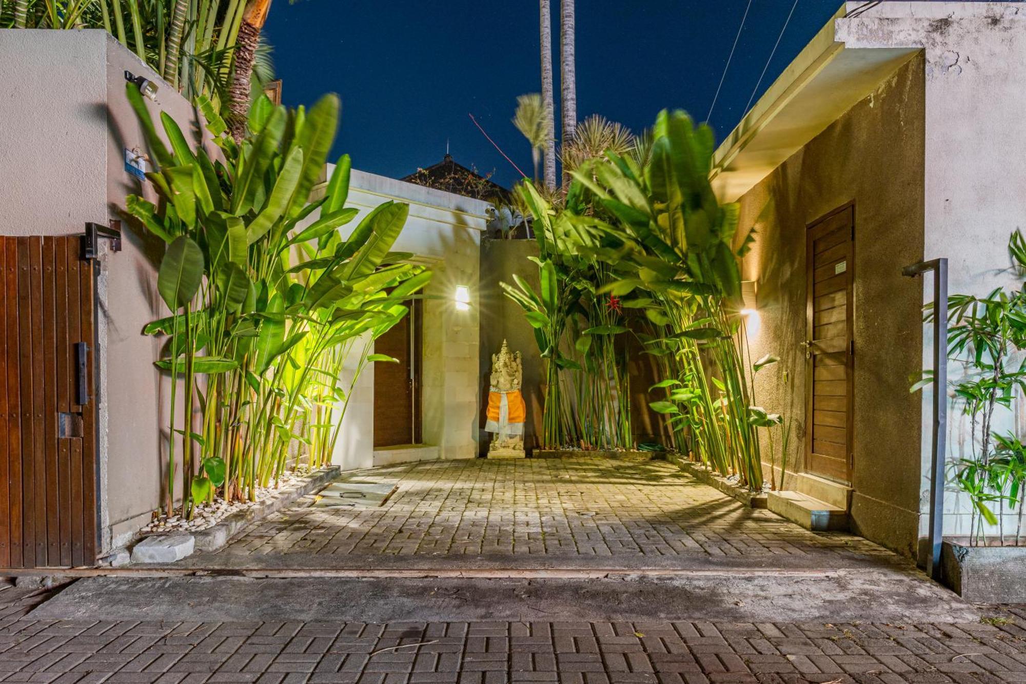 Luxury - Villa K - Central Seminyak Екстериор снимка